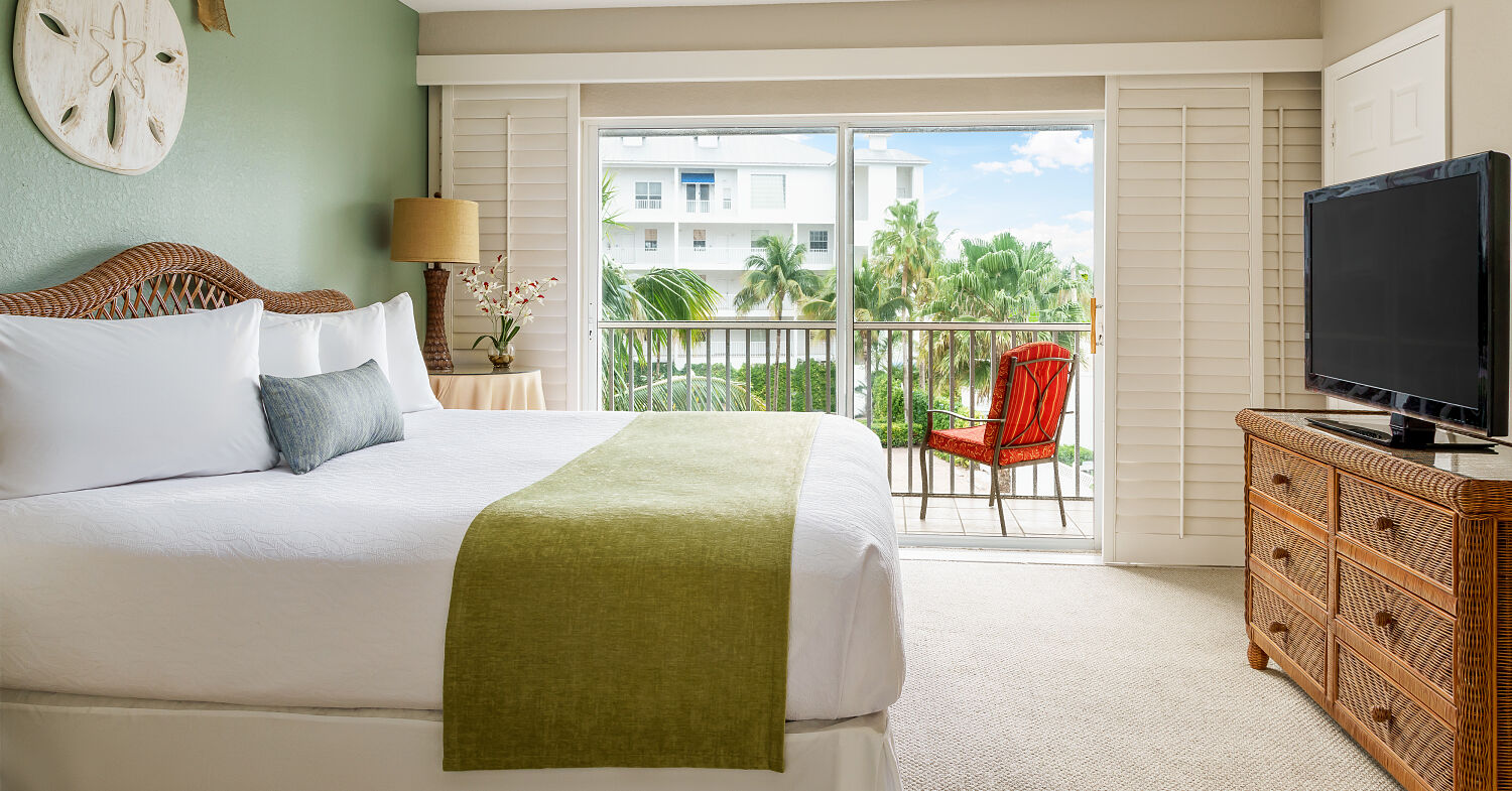 Deluxe Water View | Marco Island Hotels | Olde Marco Inn | Rooms | Olde ...